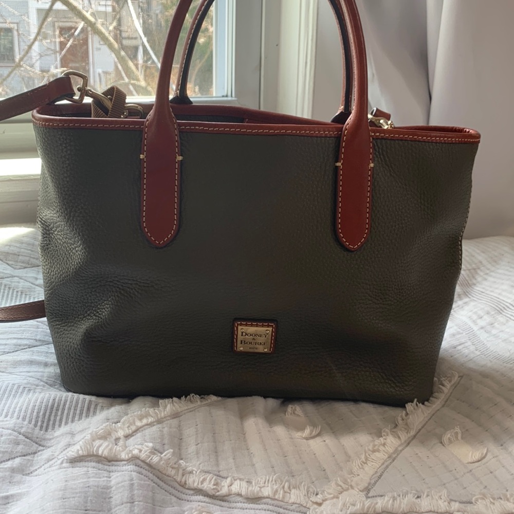 Dooney tote bag